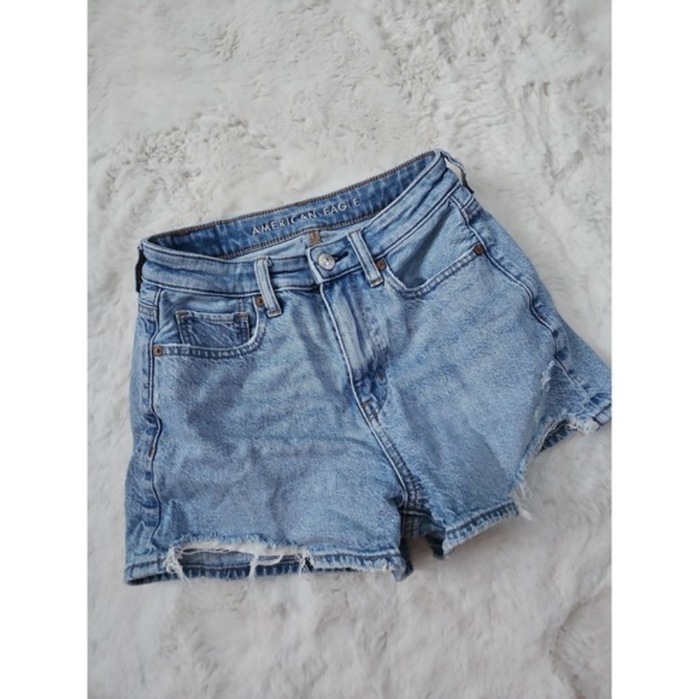 American Eagle Distressed Denim Shorts Size 00 High Waisted Frayed Hem Light Was